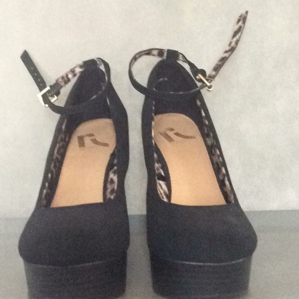 Wedge heels